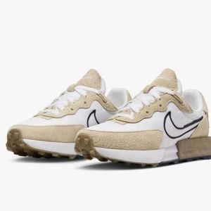 NWT Nike Women's Fontanka Waffle - Sand Drift